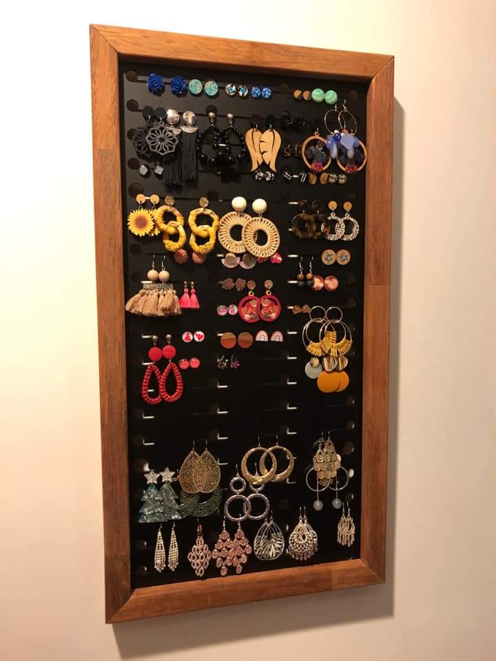 Large earring display hotsell